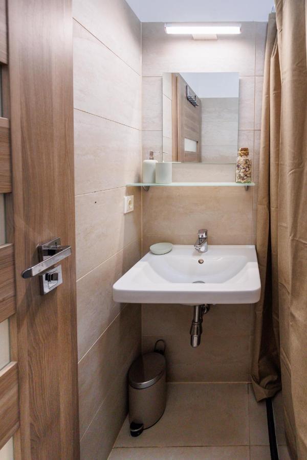 Cozy Market-Square Retreat Located In The Heart Of The 10Th District Wien Exterior foto